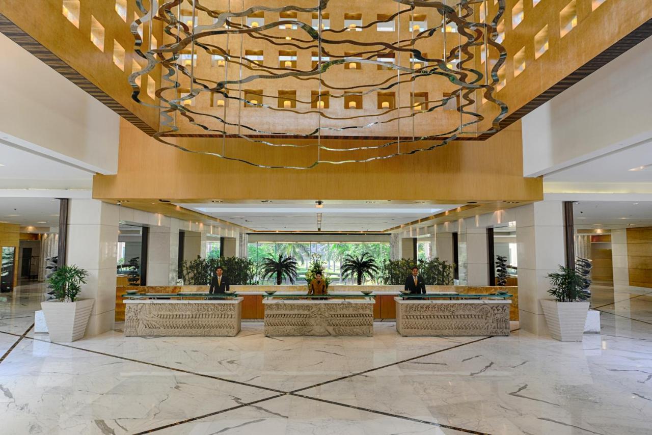 The Grand New Delhi Hotel Exterior foto