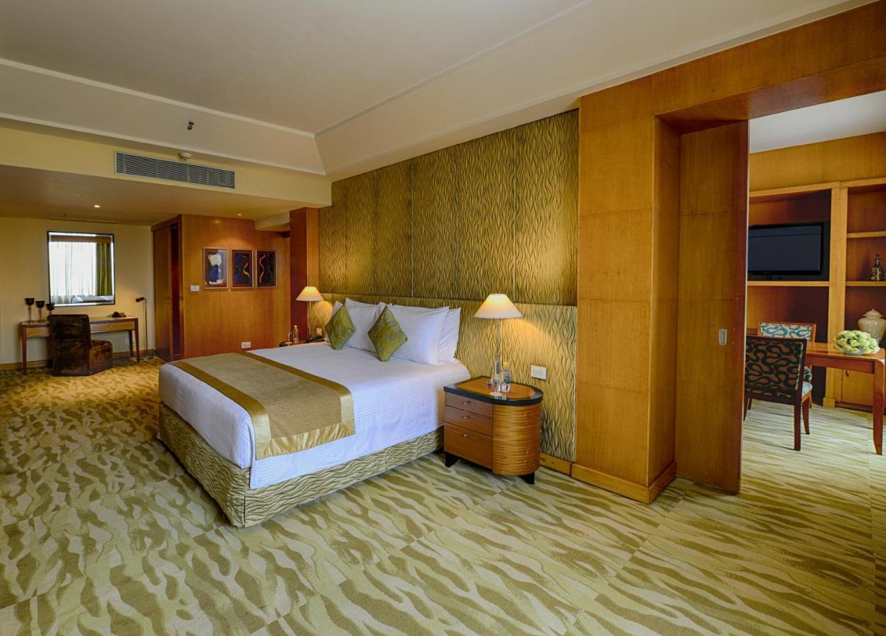 The Grand New Delhi Hotel Exterior foto