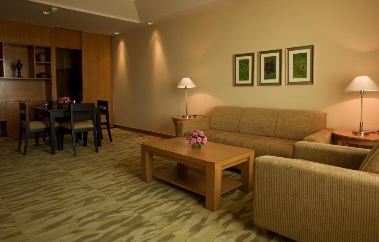 The Grand New Delhi Hotel Exterior foto