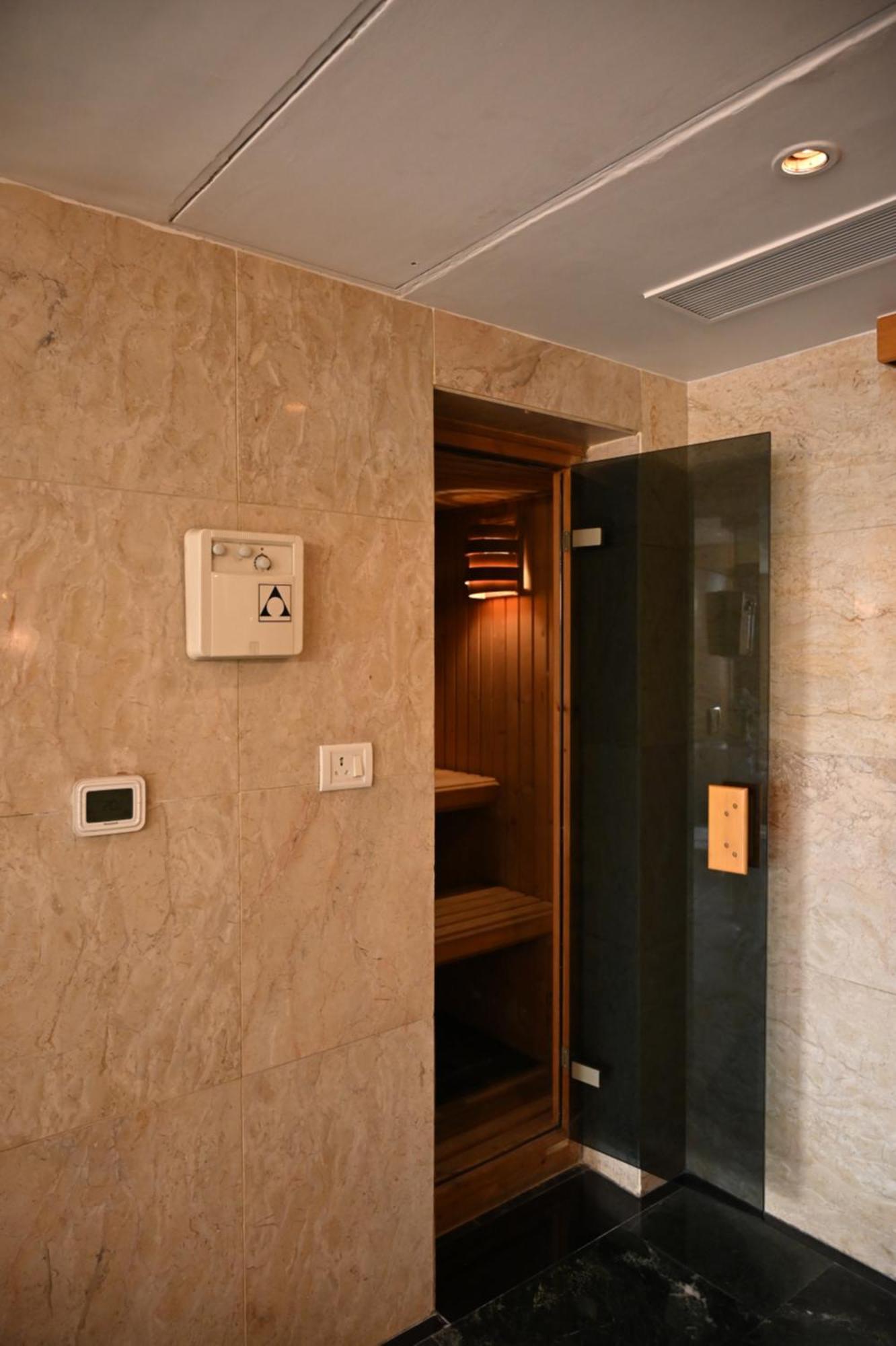 The Grand New Delhi Hotel Exterior foto