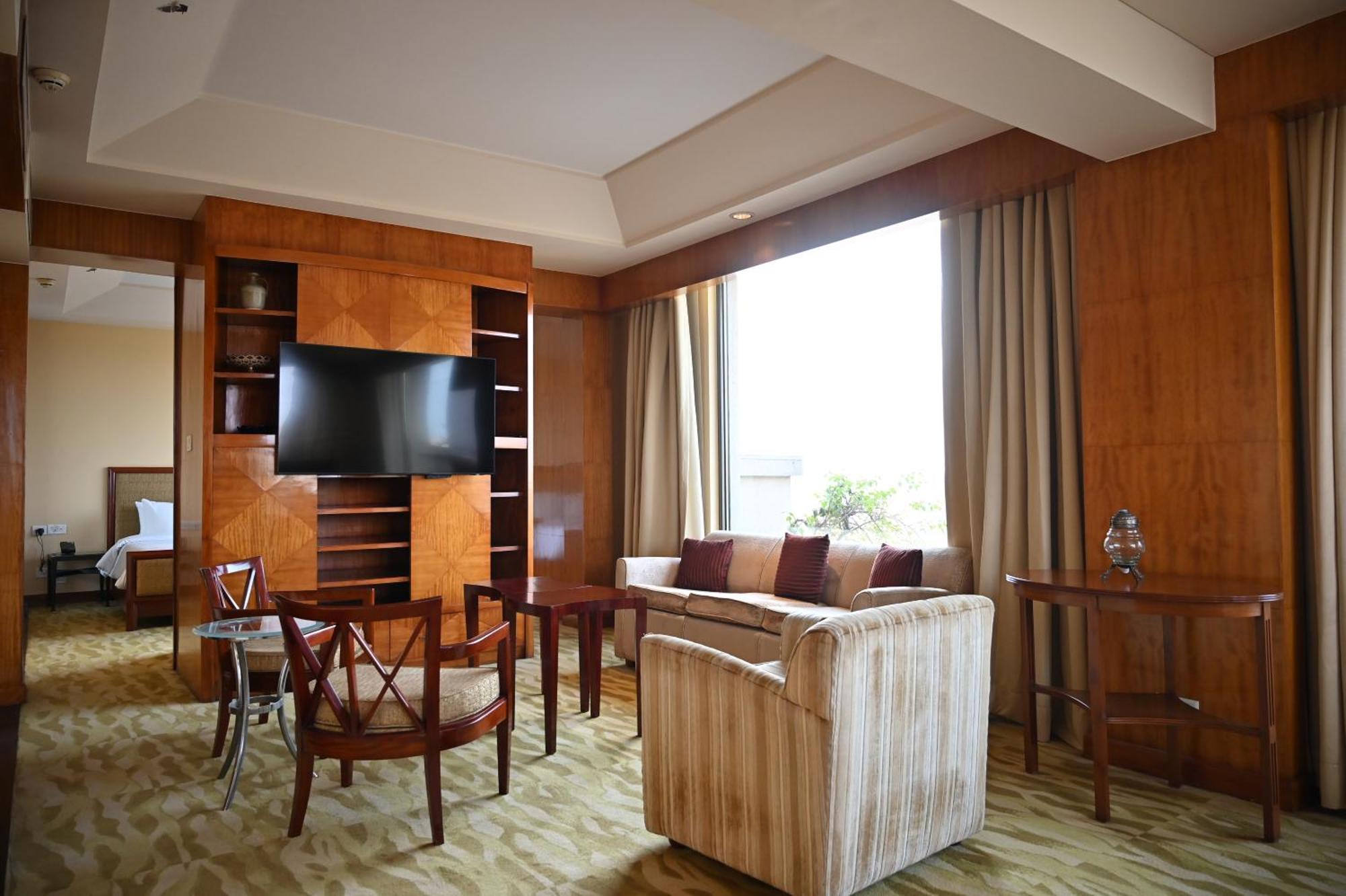 The Grand New Delhi Hotel Exterior foto