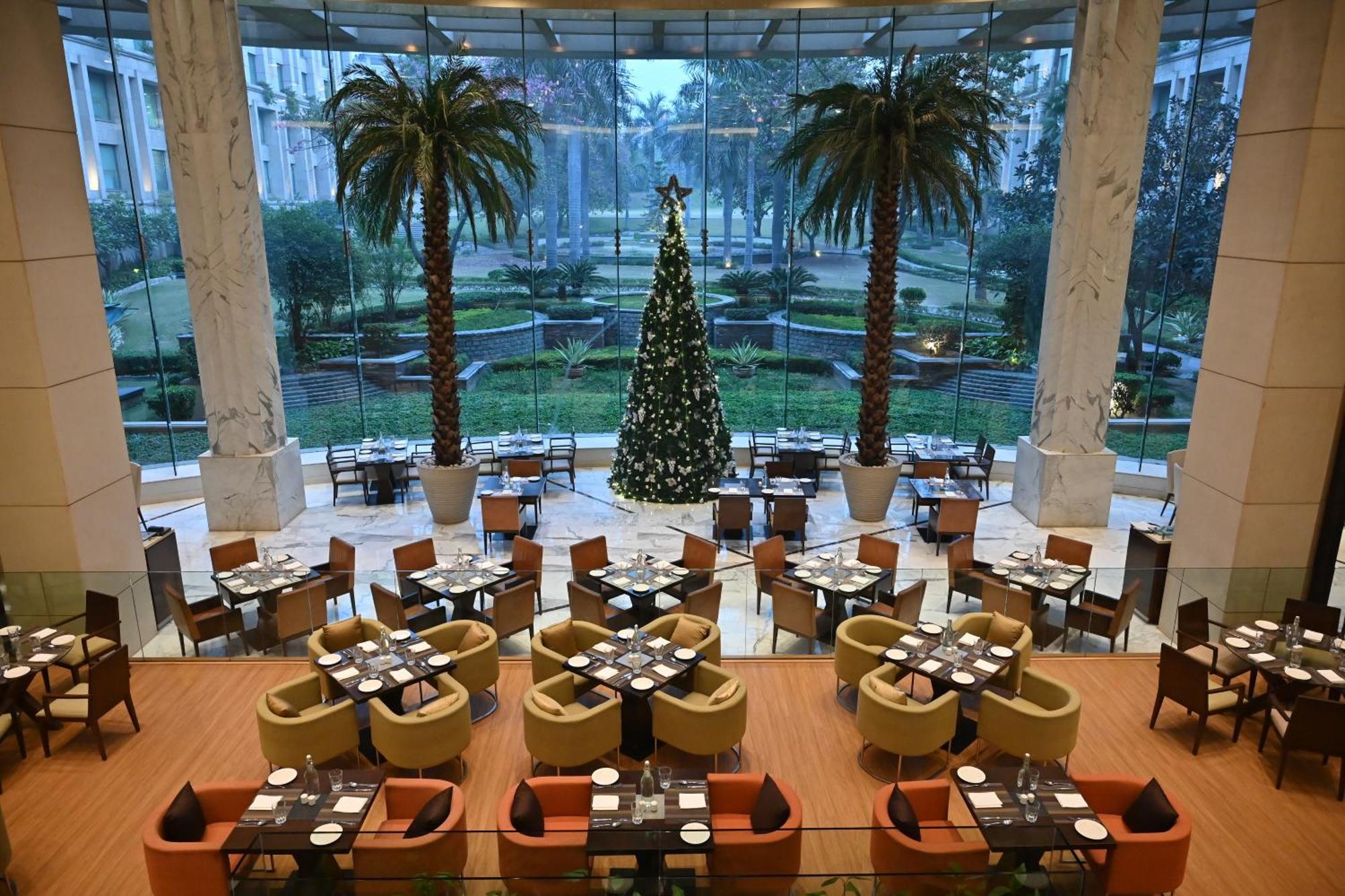The Grand New Delhi Hotel Exterior foto
