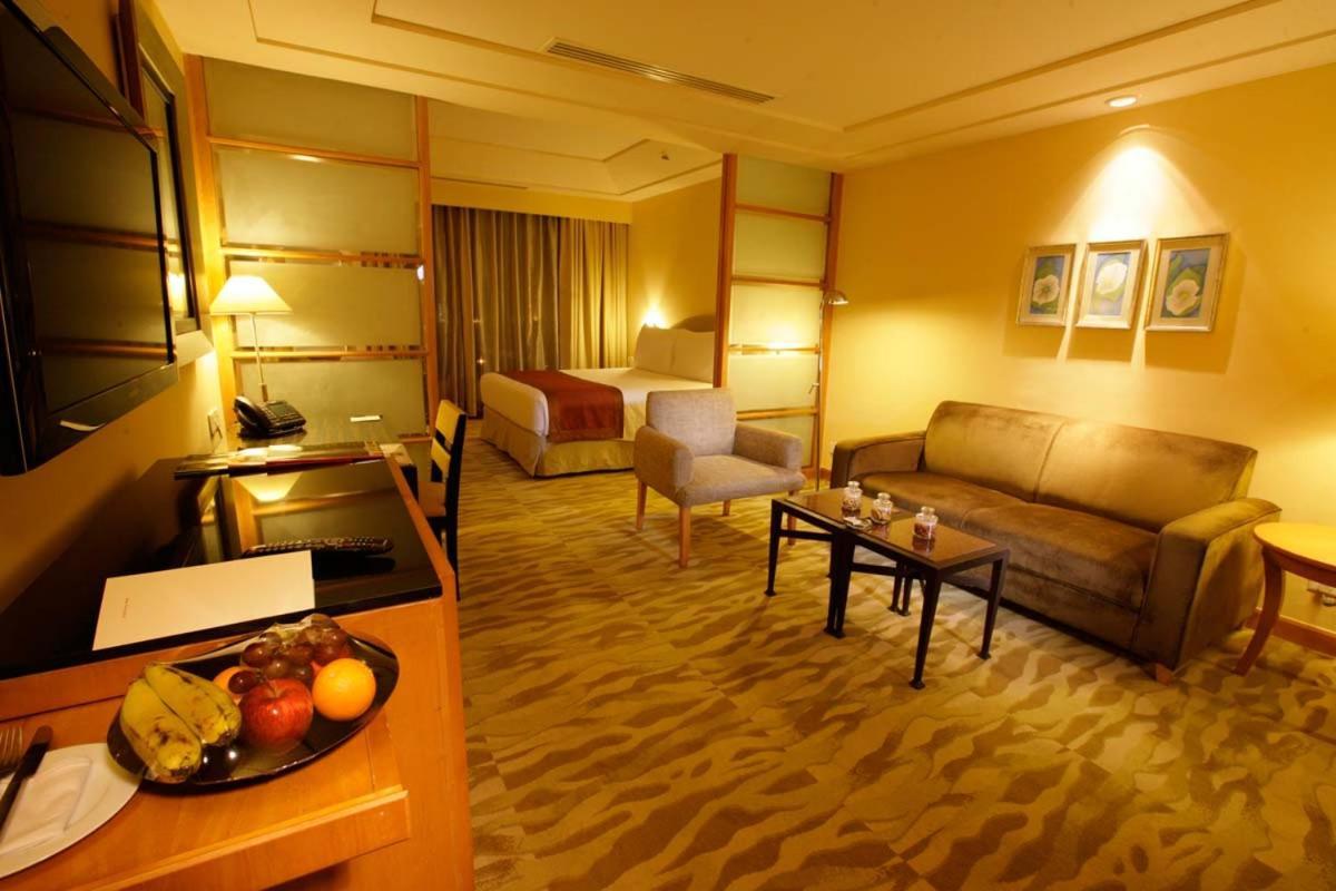 The Grand New Delhi Hotel Exterior foto